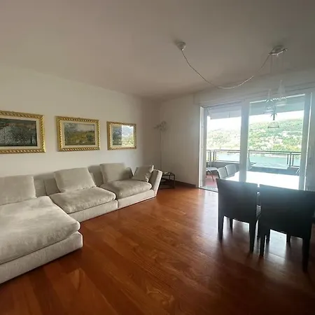 View Ac And Garage Apartament