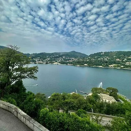 View Ac And Garage Apartament Como