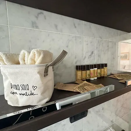 View Ac And Garage * Como