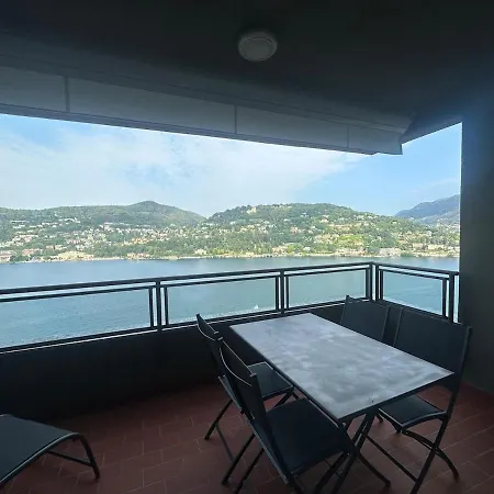 View Ac And Garage Apartament Como