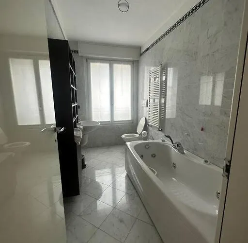 Apartment View Ac And Garage *