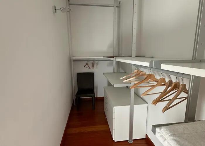 View Ac And Garage * Como