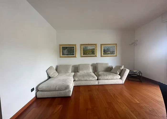 View Ac And Garage * Como