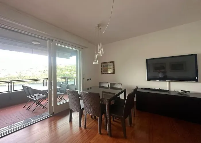 Apartment View Ac And Garage *