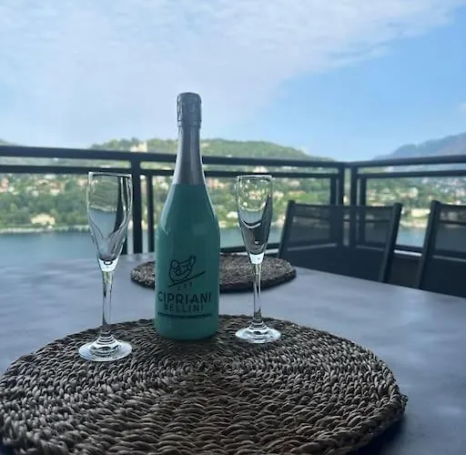 Apartment View Ac And Garage Como