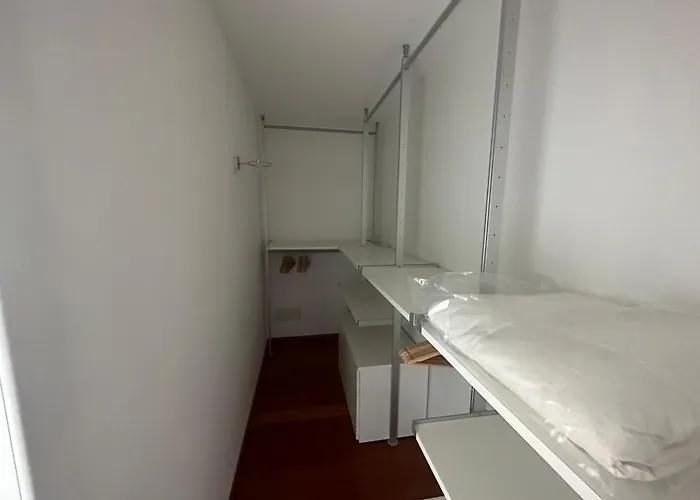 Apartment View Ac And Garage Como