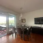 Lejlighed View Ac And Garage *
