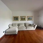 View Ac And Garage * Como